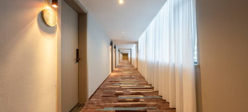 窝趣服务式公寓酒店(深圳红岭地铁站店)图片