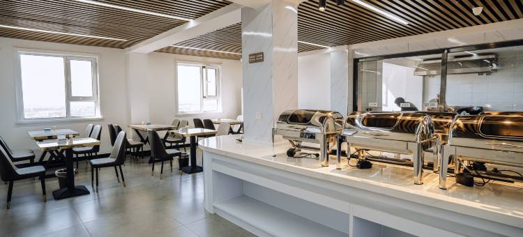 派酒店(张家口万全汽车站店)图片