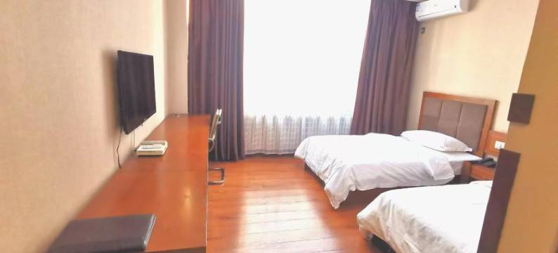 江畔商务宾馆(哈尔滨中华巴洛克店)图片