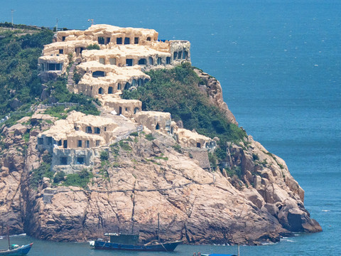 迷途后隆洞穴酒店