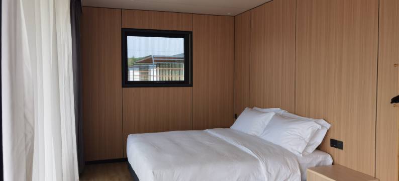 唐坊火山漫步太空舱宿营地图片