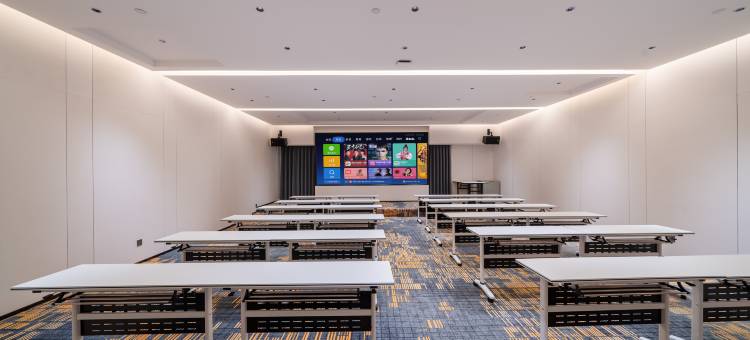 欧斯卡国际酒店(大朗荔香公园地铁站店)图片