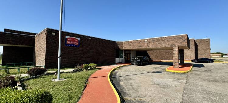 海厄瓦萨费尔布里吉快捷酒店(FairBridge Inn Express Hiawatha)图片