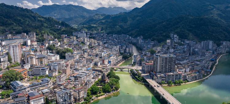 山屿城·全景智能影音酒店(桂林龙胜汽车站店)图片