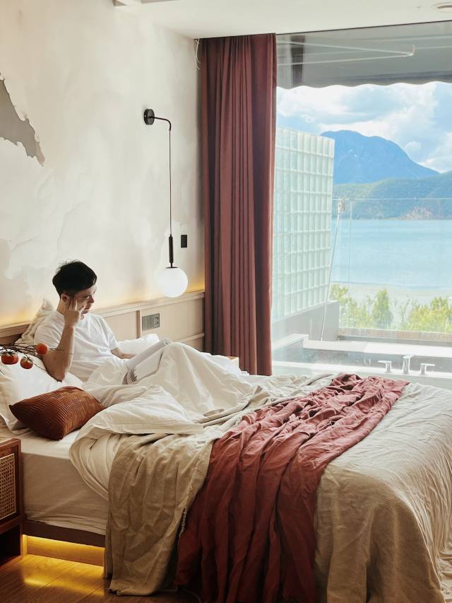 泸沽湖汀下岛酒店图片