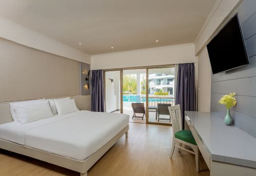 Pinnacle Grand Jomtien Resort and Beach Club Hotel Overview