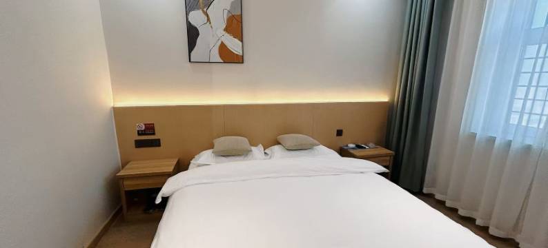 润万家星耀酒店(昌吉学院店)图片