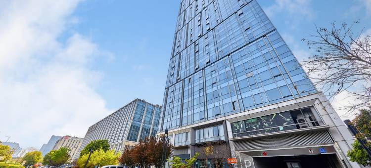 轩之恋精品影院公寓(南京南站地铁站店)图片