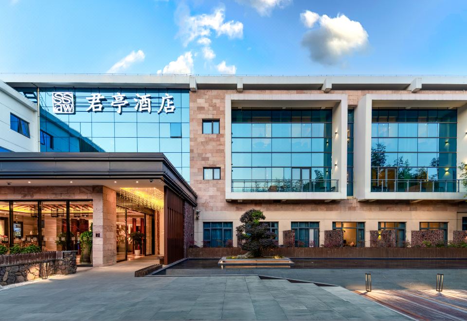 上海徐汇日月光同文君亭酒店外景图