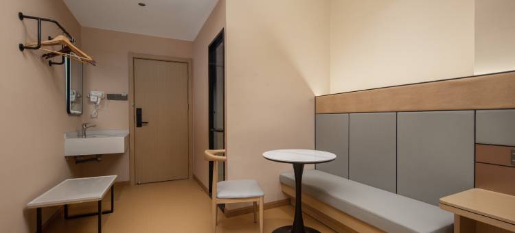 武汉柏漫美宿酒店(户部巷司门口黄鹤楼地铁站店)图片