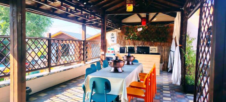 库尔德宁山与居民宿图片