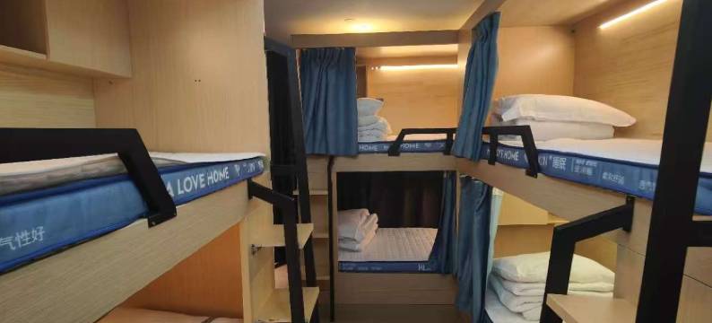 雅顺青年旅舍(五一广场紫阳地铁站店)图片