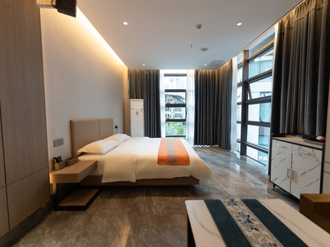 半夏花园酒店(天泰新天地店)