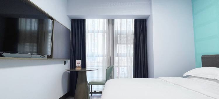 艳阳天酒店(武汉后湖大道地铁站店)图片