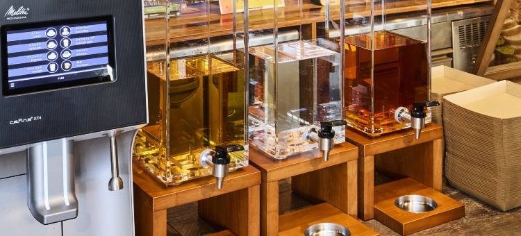 ONE@Tokyo by insomnia(ONE@Tokyo by insomnia)图片