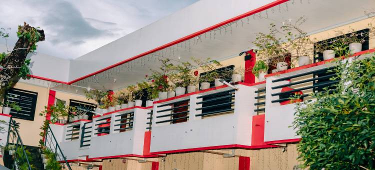 RedDoorz near Mariners Legazpi图片