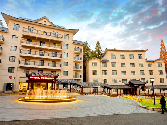 长天启航大酒店(井冈山风景区挹翠湖店)