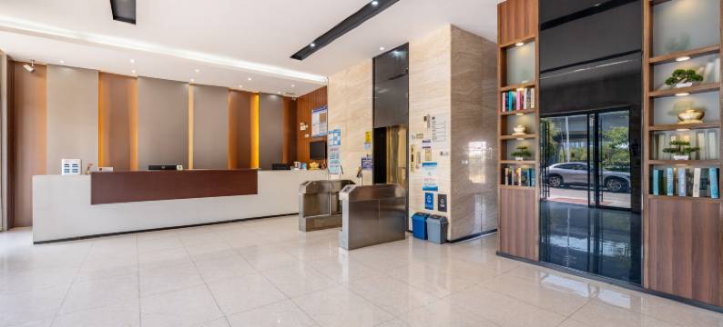 亚欢酒店(广州白云钟落潭地铁站店)图片