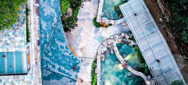 云丘山窑洞大院图片