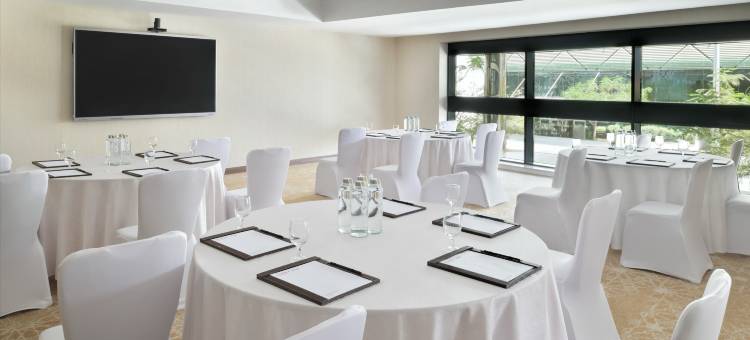 迪拜市中心瑞享酒店公寓(Mövenpick Hotel Apartments Downtown Dubai)图片