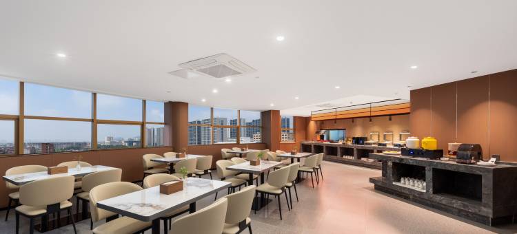 铂玺国际酒店(东阳木雕小镇宝龙广场店)图片