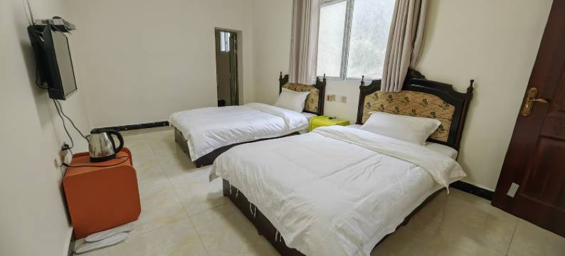 宝兴阿罗云湖客栈图片