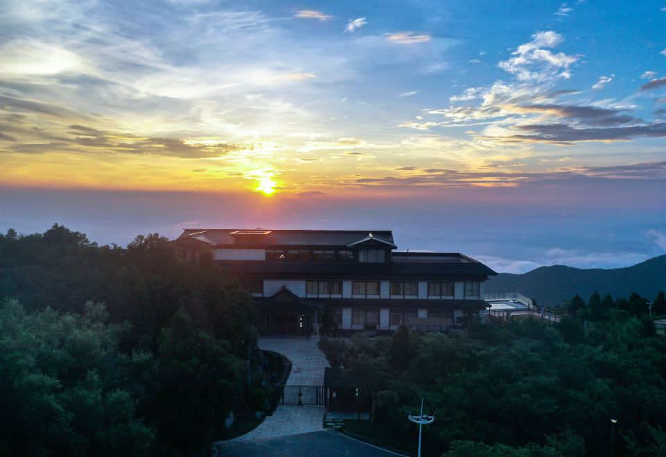 晨曦客栈外景图