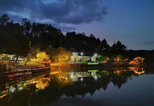 特铭尔汽车客栈·垂钓民宿外景图