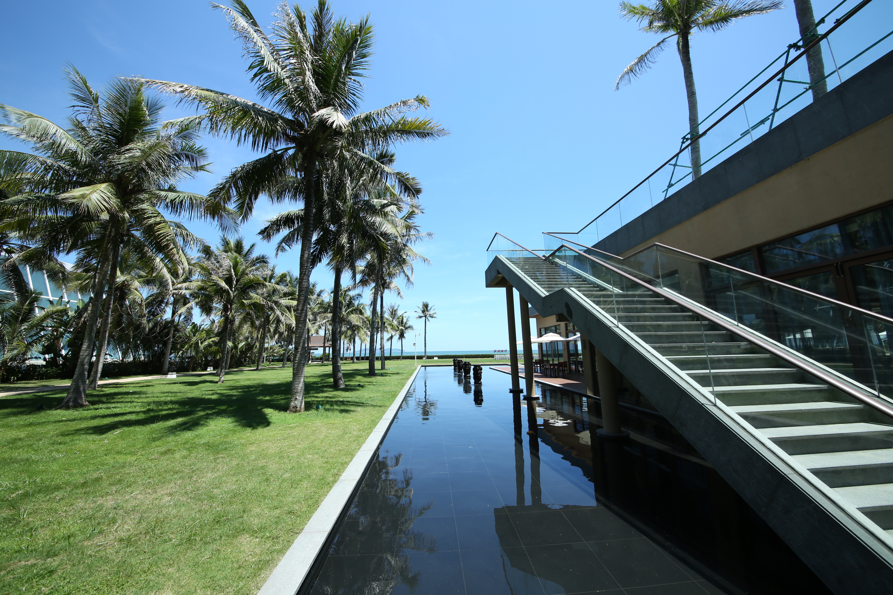 Sheraton Maoming Romantic Beach Resort Over view