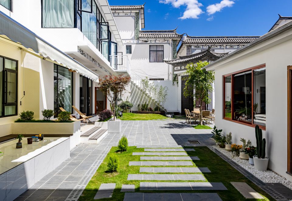 Dali Jiuju Cottage Designer Homestay (Erhai Huanhai West Road) Hotel Overview