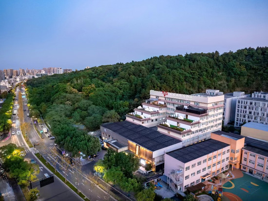 杭州雷迪森怿曼酒店(临平万达广场店)