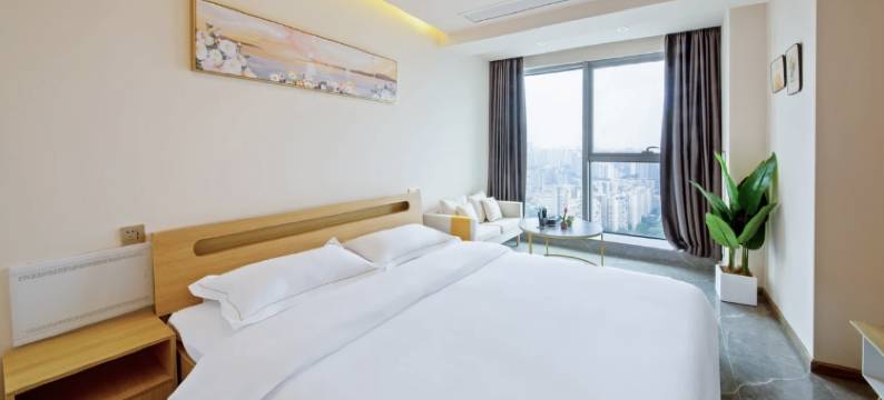 云悦·拾光观影酒店(锦荣广场兰河公园地铁站店)图片