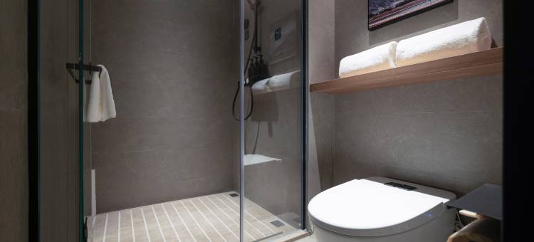 洛阳火车站大卫天地亚朵酒店图片