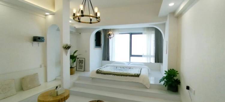 江南·半舍观影民宿酒店(蚌埠南翔城市广场万达广场店)图片