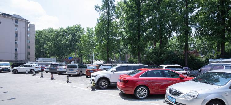 南京城市轻氧酒店(中山陵风景区钟灵街地铁店)图片