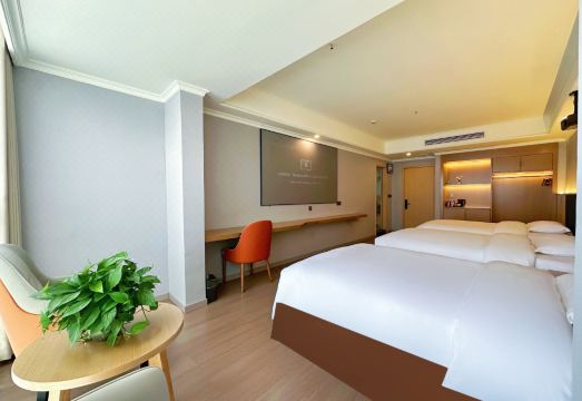 Eiffel Hotel Dazhu Hotel Overview