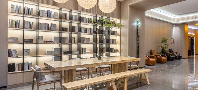 湛江八方君悦酒店(金沙湾鹰展假日广场店)图片