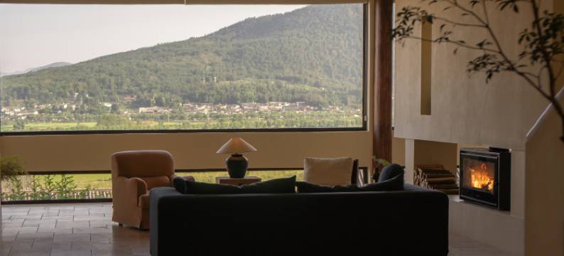 腾冲抱朴犀山温泉全景度假酒店(和顺古镇店)图片