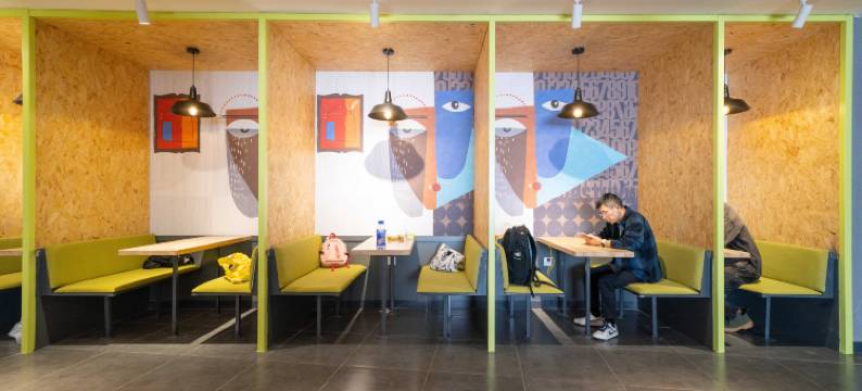 象院青年旅舍(陆家浜路地铁站店)图片