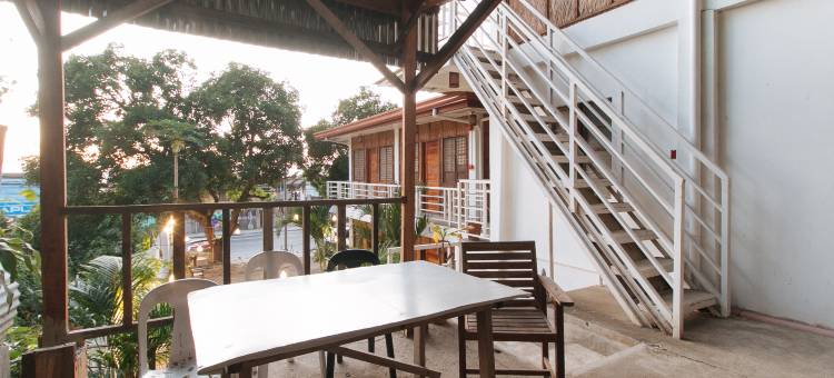 红多兹@拉乌尼翁圣约翰营舍酒店(RedDoorz @ Camp Saint John Hotel La Union)图片