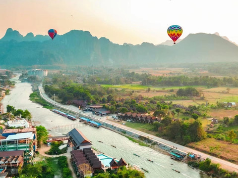博尔花园酒店(提前预约免费接送站)