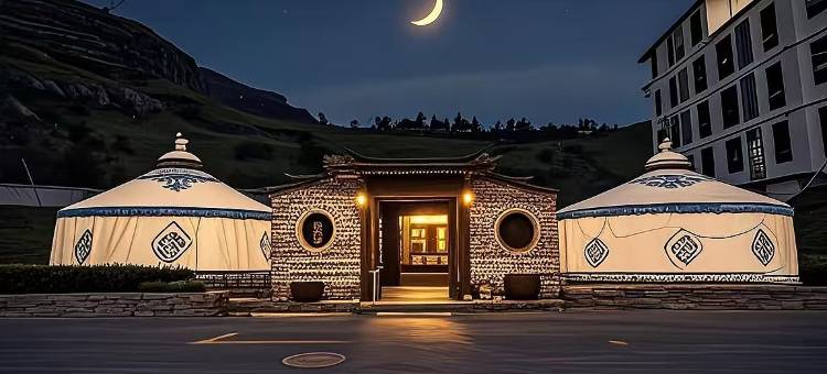 安顺·华博度假酒店(苗岭烤全羊柴火鸡店)图片