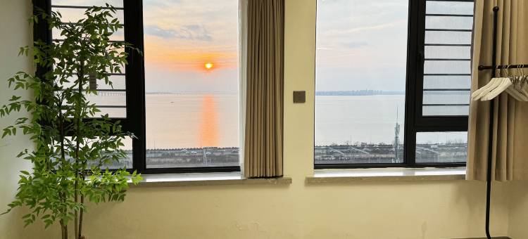 云望海景LOFT公寓(青岛火车北站店)图片