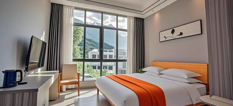 莽山·聚湘福free·holidays美食客栈(莽山大峡谷漂流店)图片