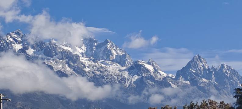花漾小筑·Run Into|醉美日照金山·纳西雪山观景美院(白沙古镇店)图片