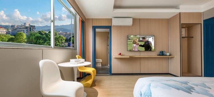 阳光巴黎影院酒店(德辉广场店)图片