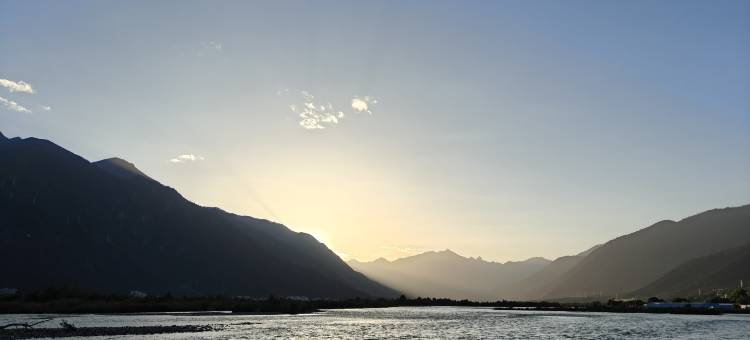 艺龙安悦酒店(林芝雪域江南尼洋河景区店)图片