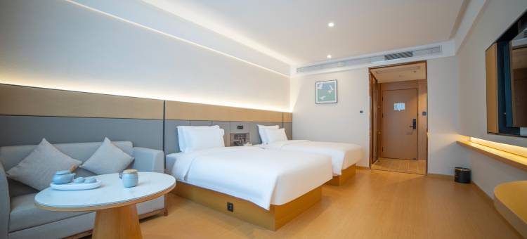 额敏天合金季酒店图片