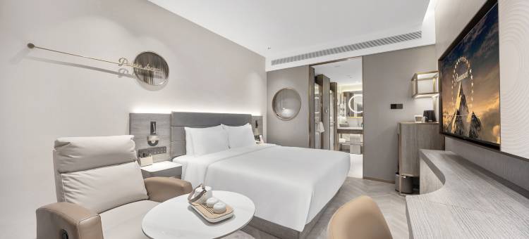 朗丽兹酒店(天津五大道小白楼地铁站店)图片