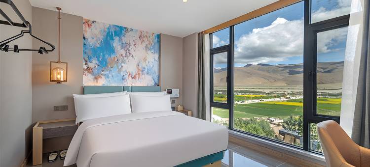 白玉兰酒店(珠峰小镇店)图片